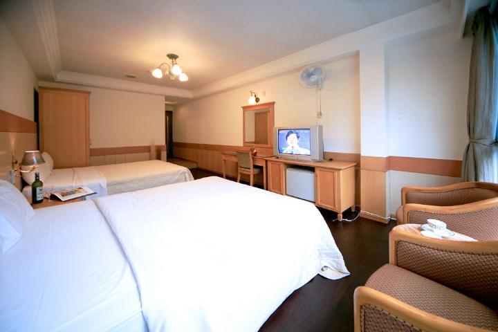 Ming Lu Holiday Hotel Renai Bagian luar foto